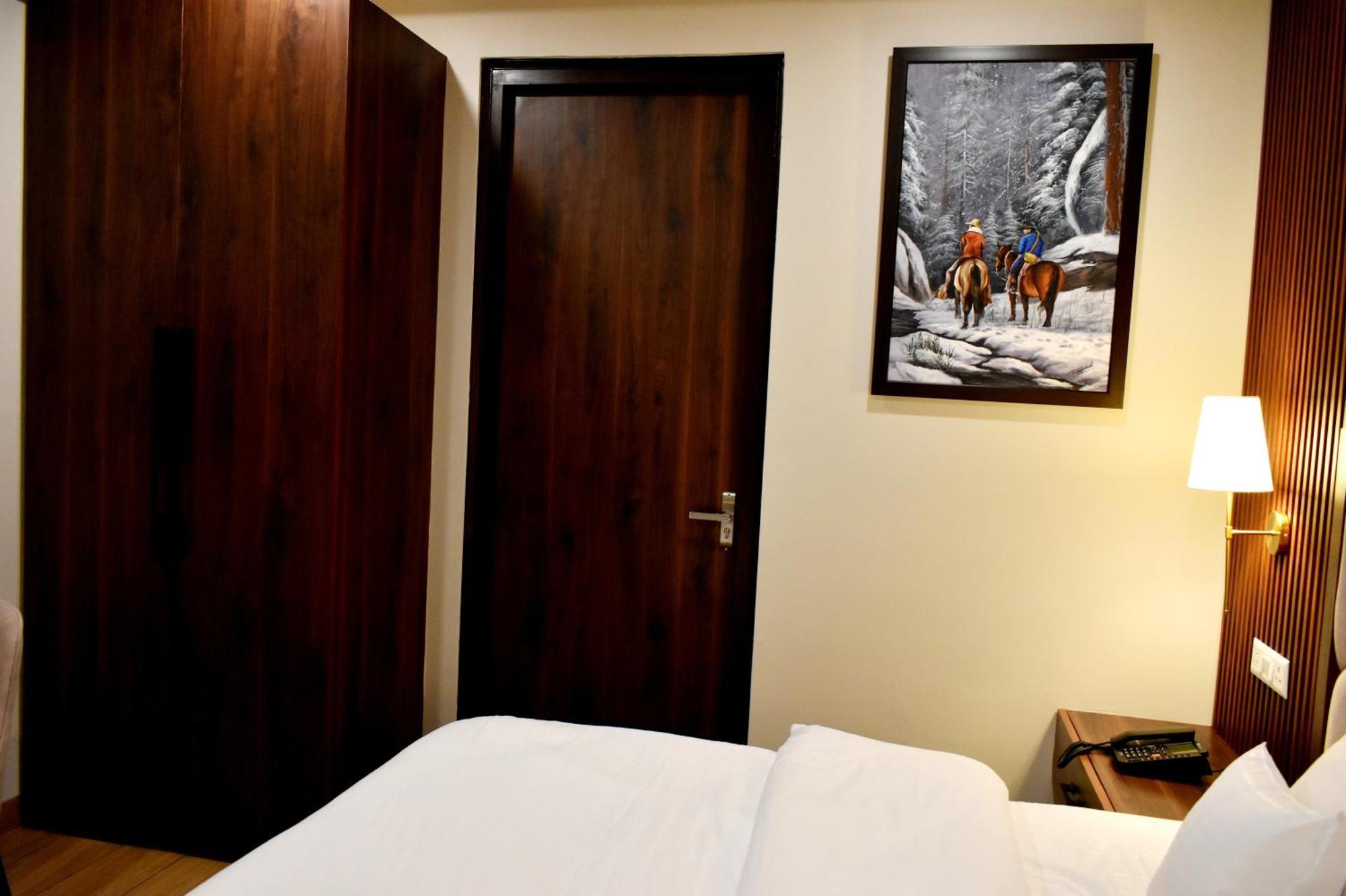Rega Manivedya The Jungle Trail Resort Mukteshwar Buitenkant foto